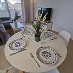 Apartamento En Platja D'aro: A/c, Parking, A 2 Pasos De La Playa, 3 Hab, Terraza. - Es-209-12 *