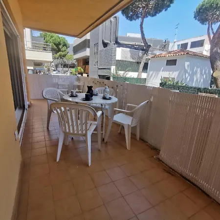 En Platja D'aro: A/c, Parking, A 2 Pasos De La Playa, 3 Hab, Terraza. - Es-209-12