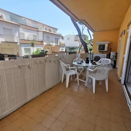 Apartment En Platja D'aro: A/c, Parking, A 2 Pasos De La Playa, 3 Hab, Terraza. - Es-209-12 *