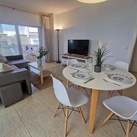 Apartment En Platja D'aro: A/c, Parking, A 2 Pasos De La Playa, 3 Hab, Terraza. - Es-209-12