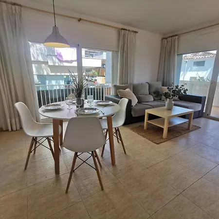 En Platja D'aro: A/c, Parking, A 2 Pasos De La Playa, 3 Hab, Terraza. - Es-209-12 شقة *
