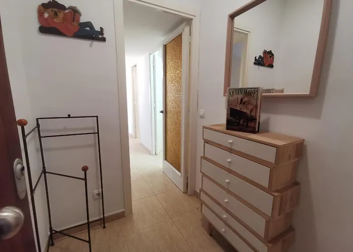 En Platja D'aro: A/c, Parking, A 2 Pasos De La Playa, 3 Hab, Terraza. - Es-209-12 *