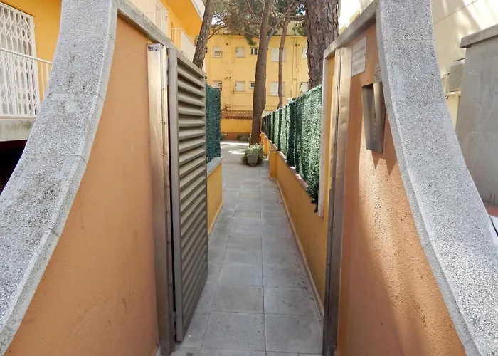 아파트 En Platja D'aro: A/c, Parking, A 2 Pasos De La Playa, 3 Hab, Terraza. - Es-209-12